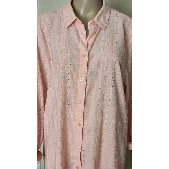 Chico's long sleeve with roll tab textured button front light pink size 3 - Picture 2 of 6